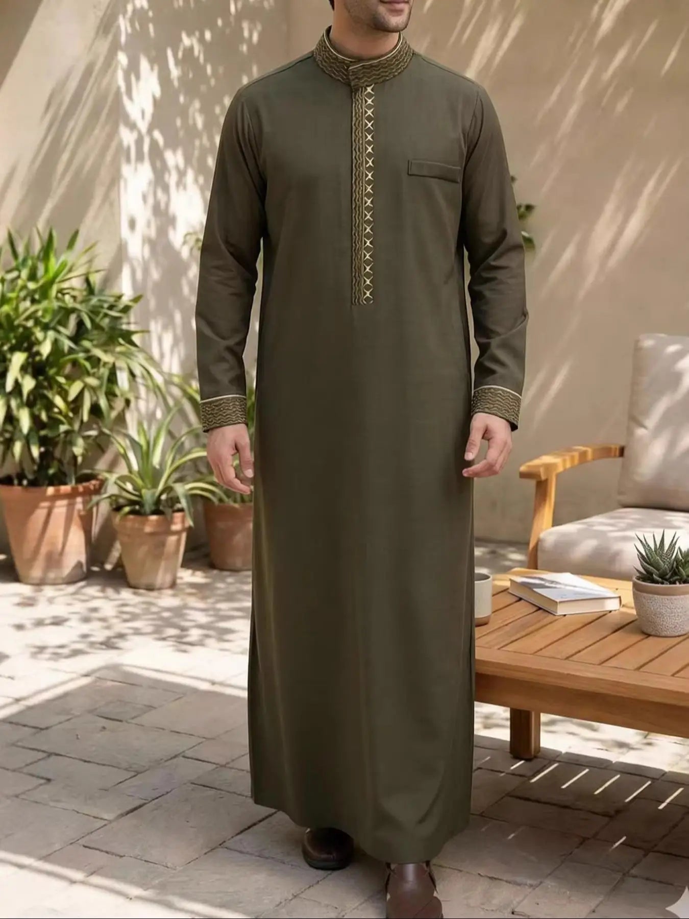 Muslim men's thobe Moroccan long sleeves embroidered hooded design Islamic loose Man Robe Jelleba Traditional Clothing for party